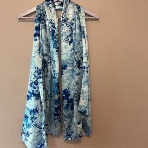 Elegant Blue and White Women's Scarf